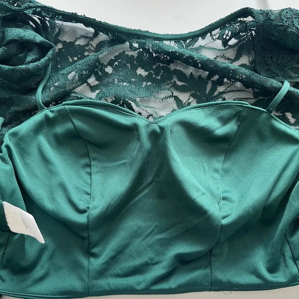 City Studio Emerald Green Lace Glitter Long Sleeves Cropped Top Juniors NWT